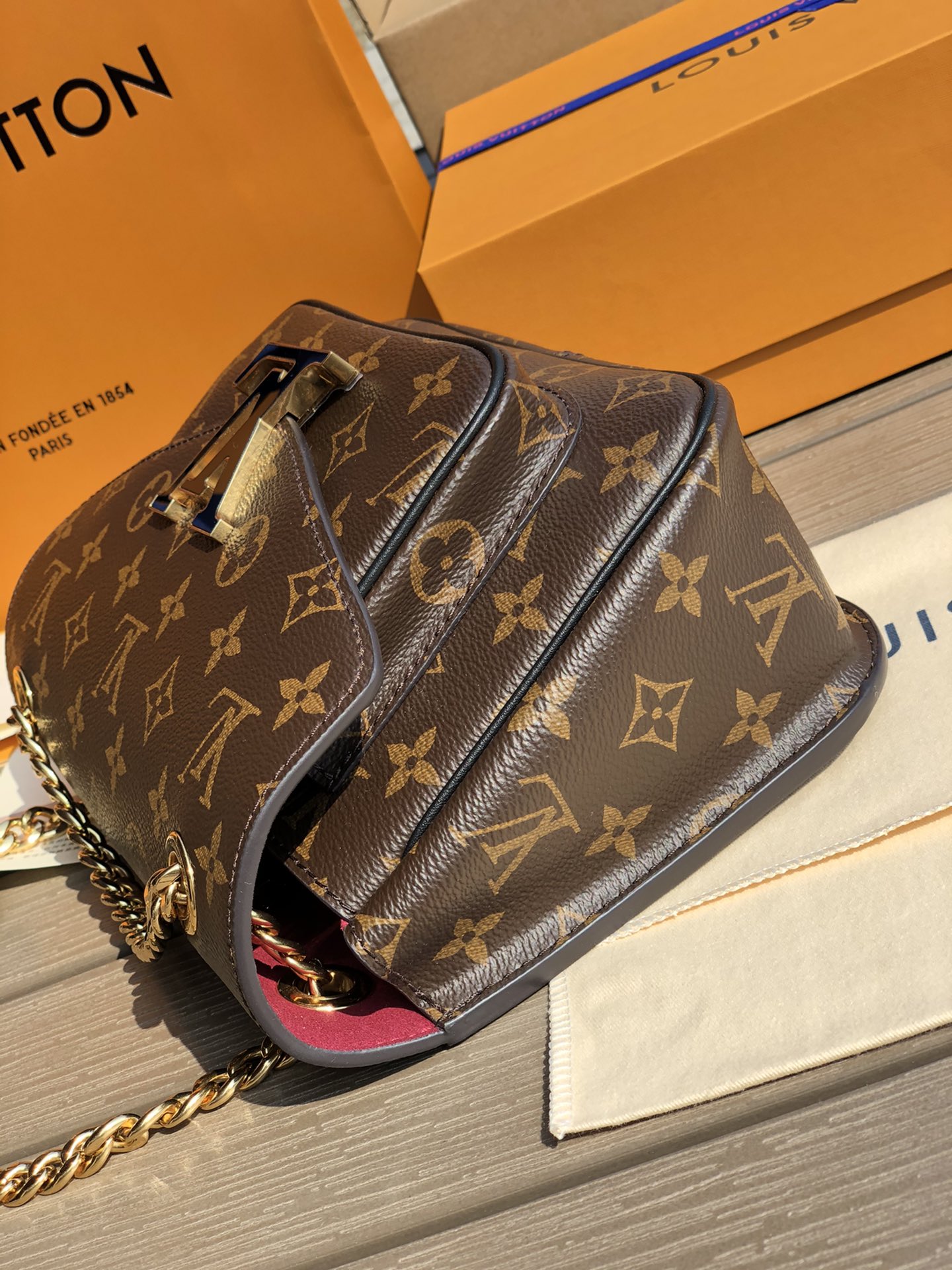 LV164653 bag