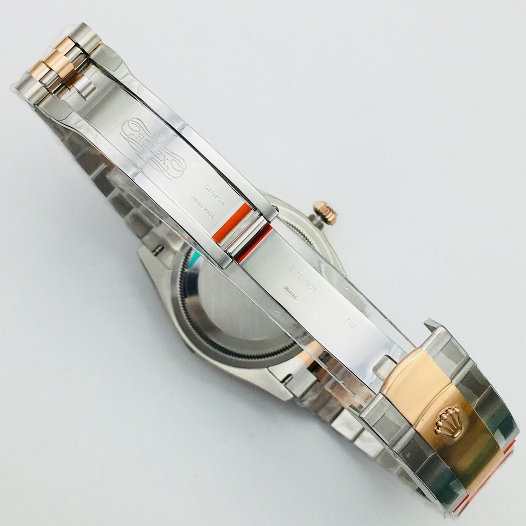 Rolex's original molded 3235 automatic mechanical movement Datejust series 126233