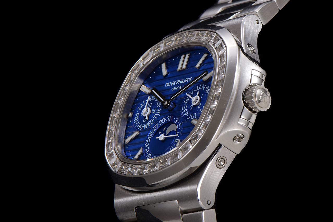 Patek Philippe 5740/1G-001 - the ultra-complex multi-functional Nautilus complex watch