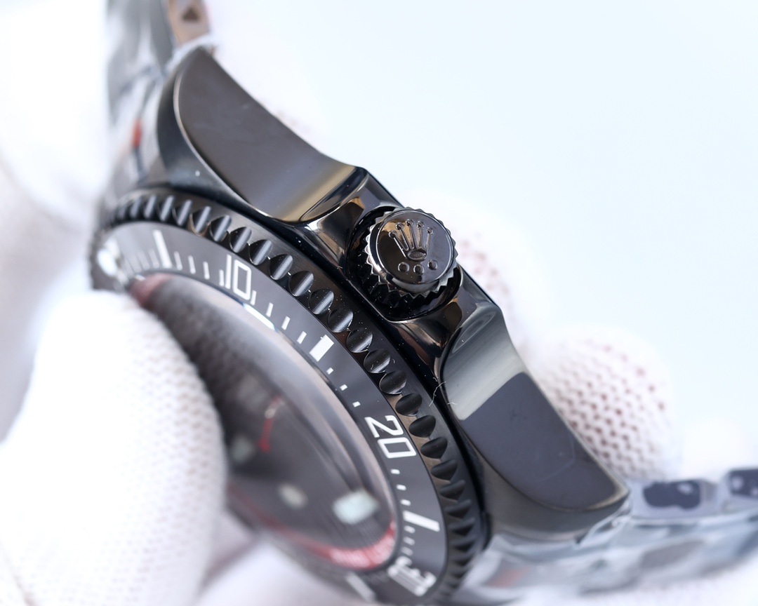 The Supreme Ghost King dares to try and create a new trend - 44mm diameter! !