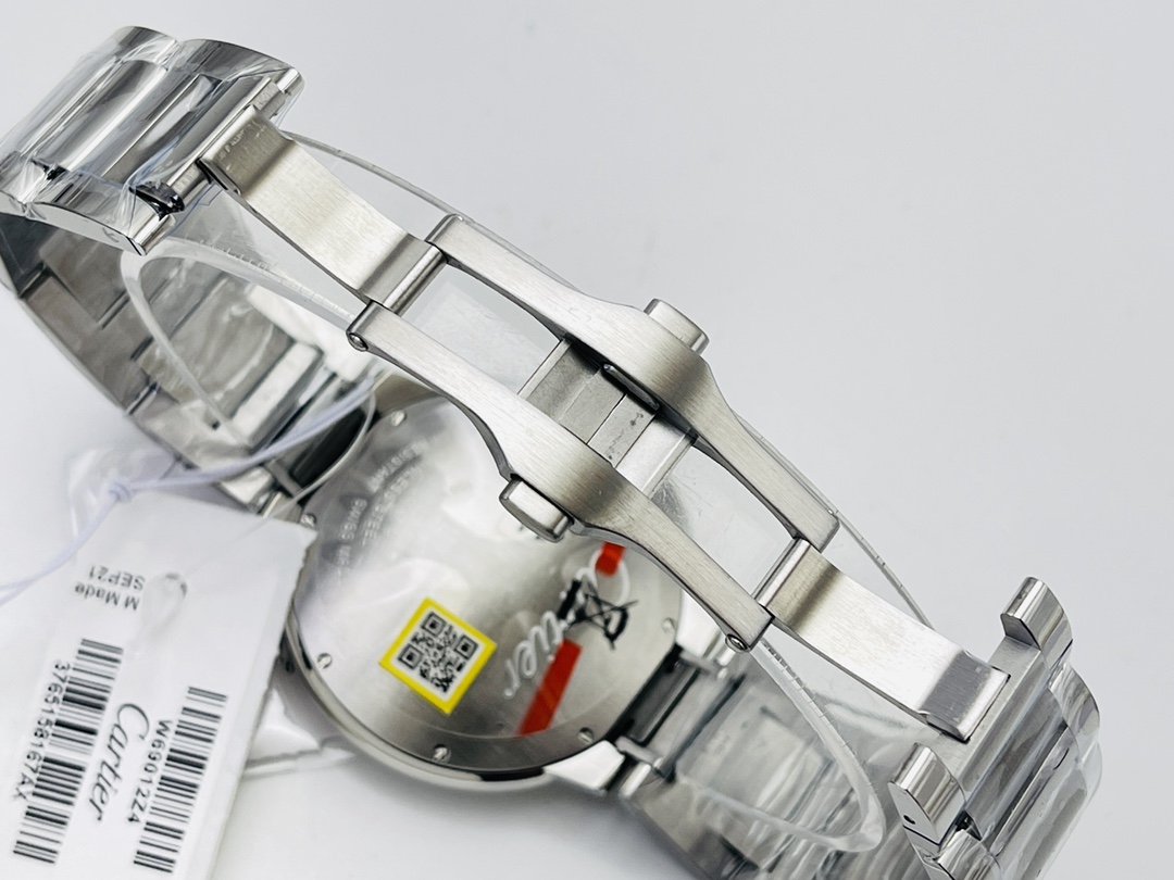 Cartier's latest version of the full series of quick-release Blue Balloon watches!