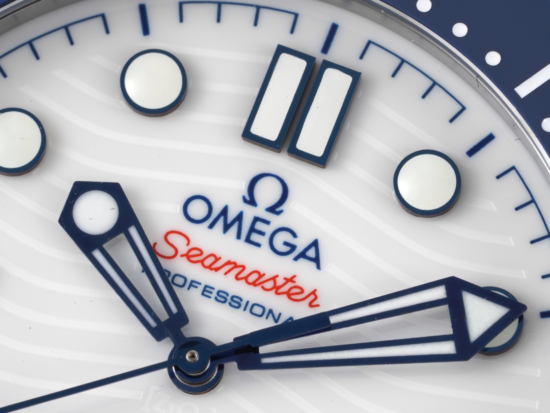 Omega SEAMASTER Seamaster Planet Ocean 210.30.42.20.01.001