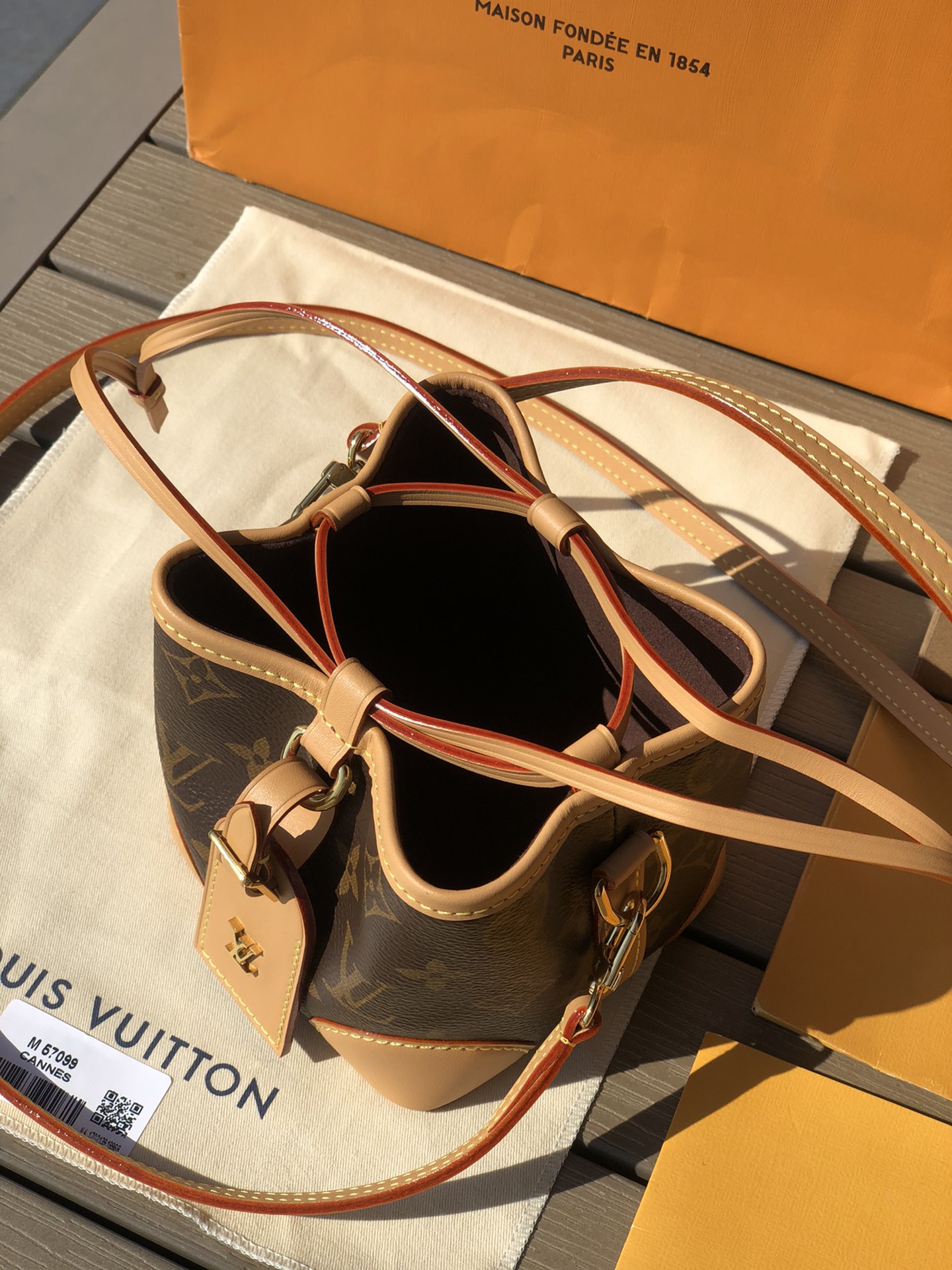 LV 163980 bag