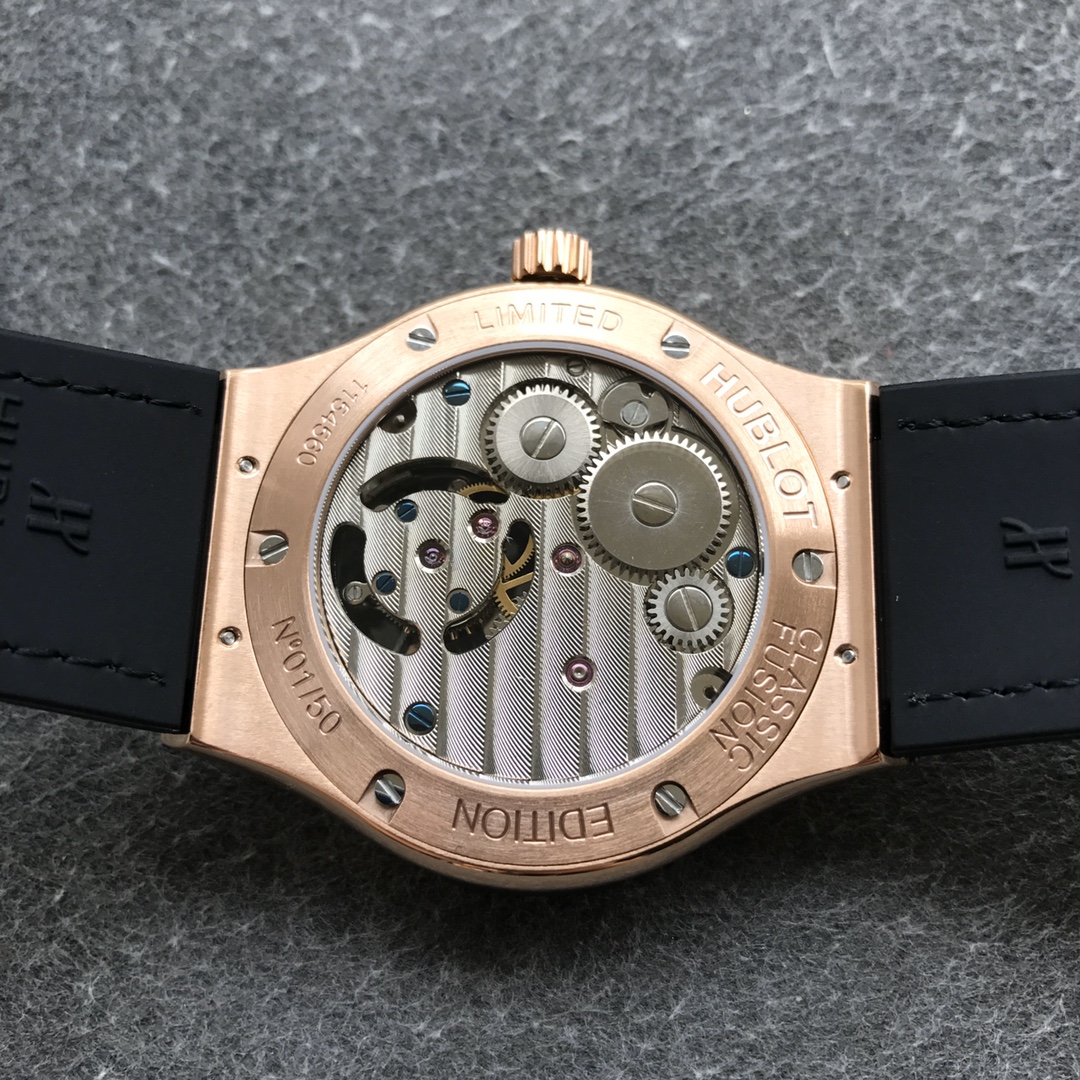 Hublot (CLASSIC FUSION) series tourbillon alone creates the thinnest tourbillon watch in the classic fusion series