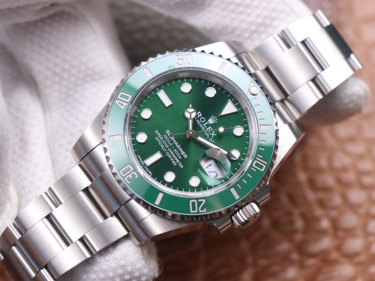The bezel of the Rolex Submariner V11 version of the Green Water Ghost 116610LV
