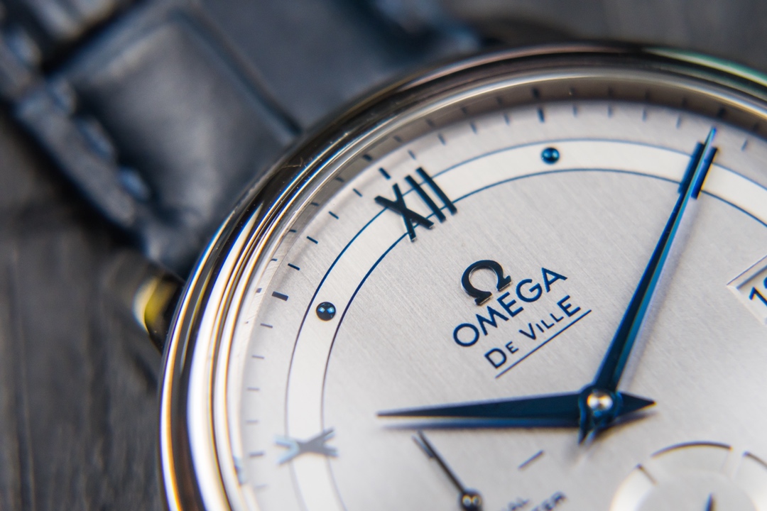 Omega Kinetic Die Fei is equipped with 2824