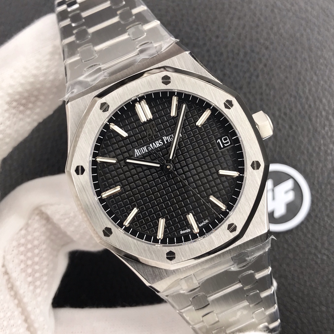 Audemars Piguet Royal Oak 15500V2 version