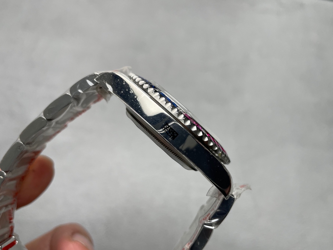 ROF luxury masterpiece, Rolex Submariner rear diamond custom version!