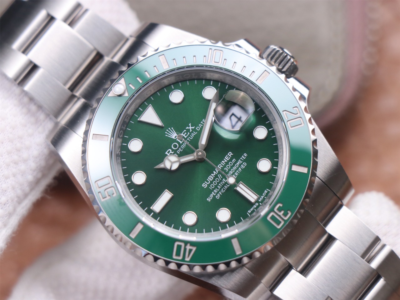 The bezel of the Rolex Submariner V11 version of the Green Water Ghost 116610LV