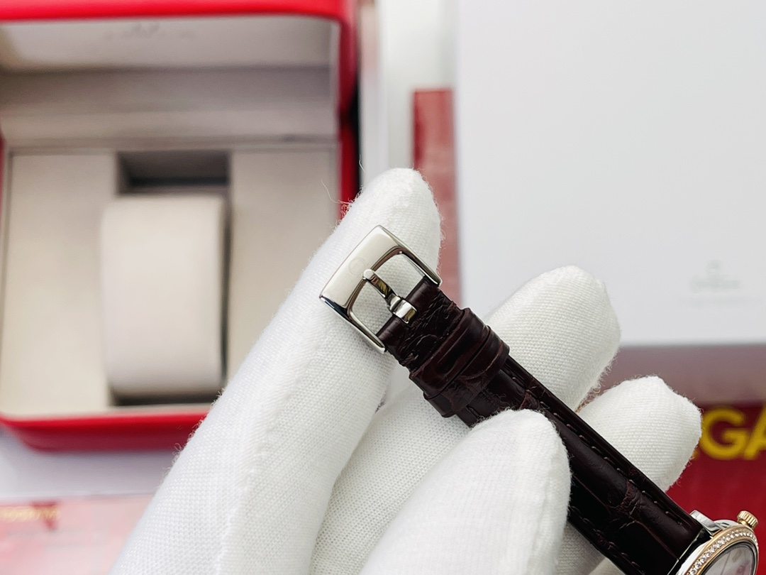 Omega Omega Diefei ladies watch! Challenging perfection, the dial size is 27.4mm