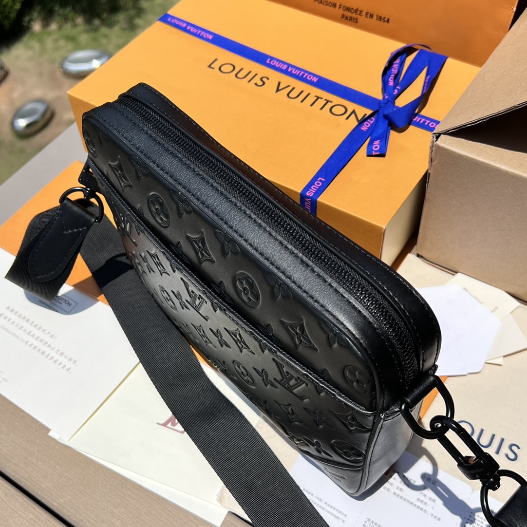 LV164414 men's bag
