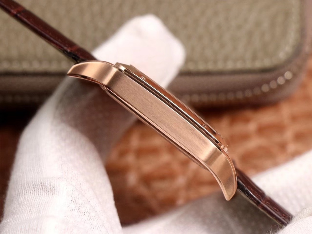 Cartier Santos' latest SANTOS-DUMONT couple series watch