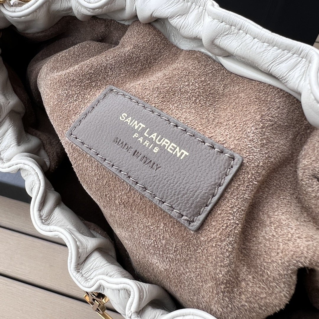 Saint Laurent: 170480