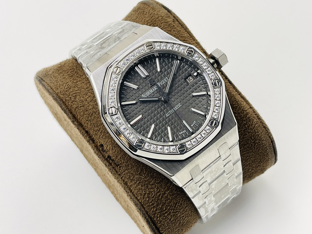 Audemars Piguet A Anniversary Women's Audemars Piguet Royal Oak 37MM Watch!