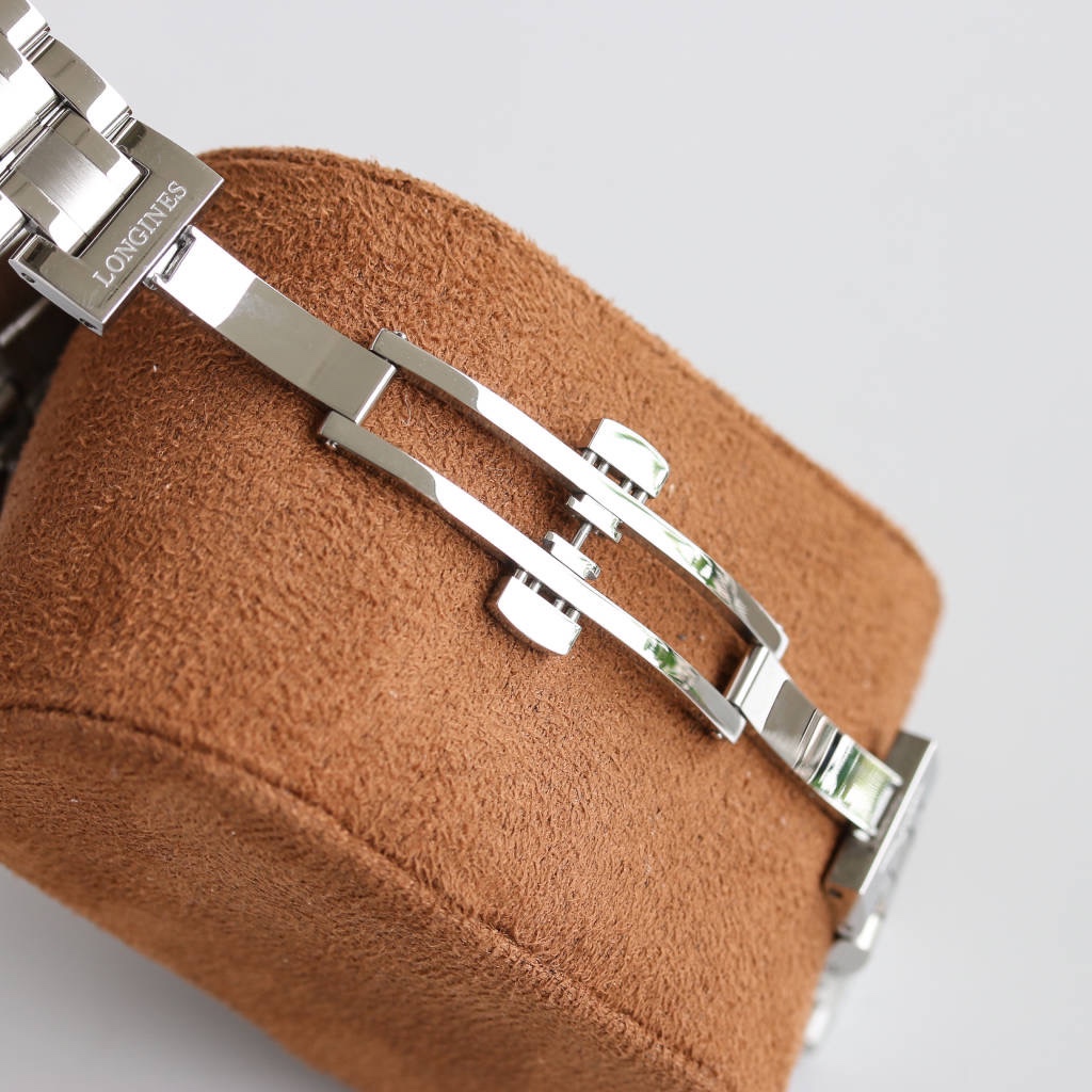 Longines' famous women's series L2.409..4.87.4 is simple and elegant,