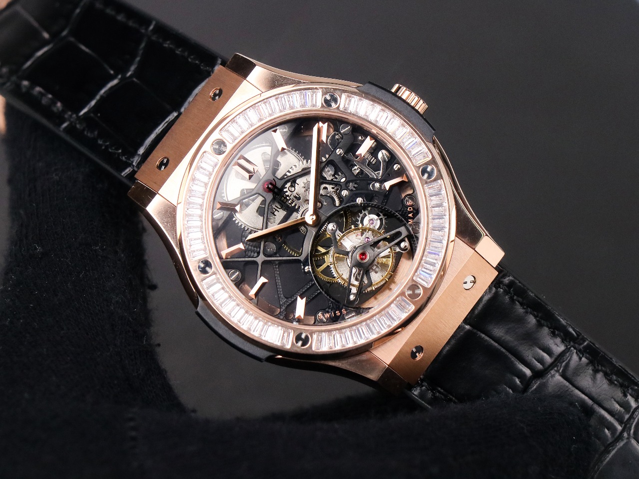 Exclusive debut of JB Hublot (Hengbao) CLASSIC FUSION series tourbillon!