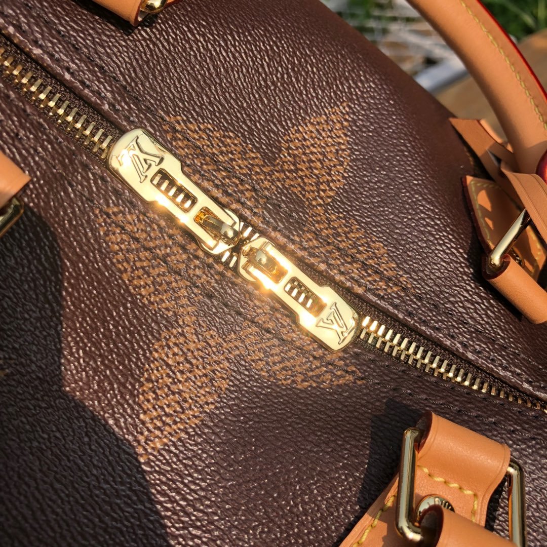 LV164522 bag