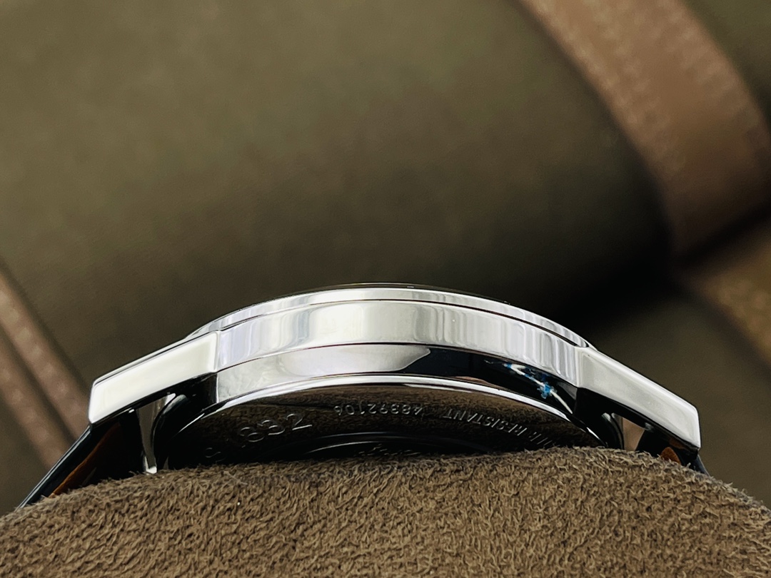 Longi*nes classic watchmaking traditional series 1832 model: L4.825.4.92.2