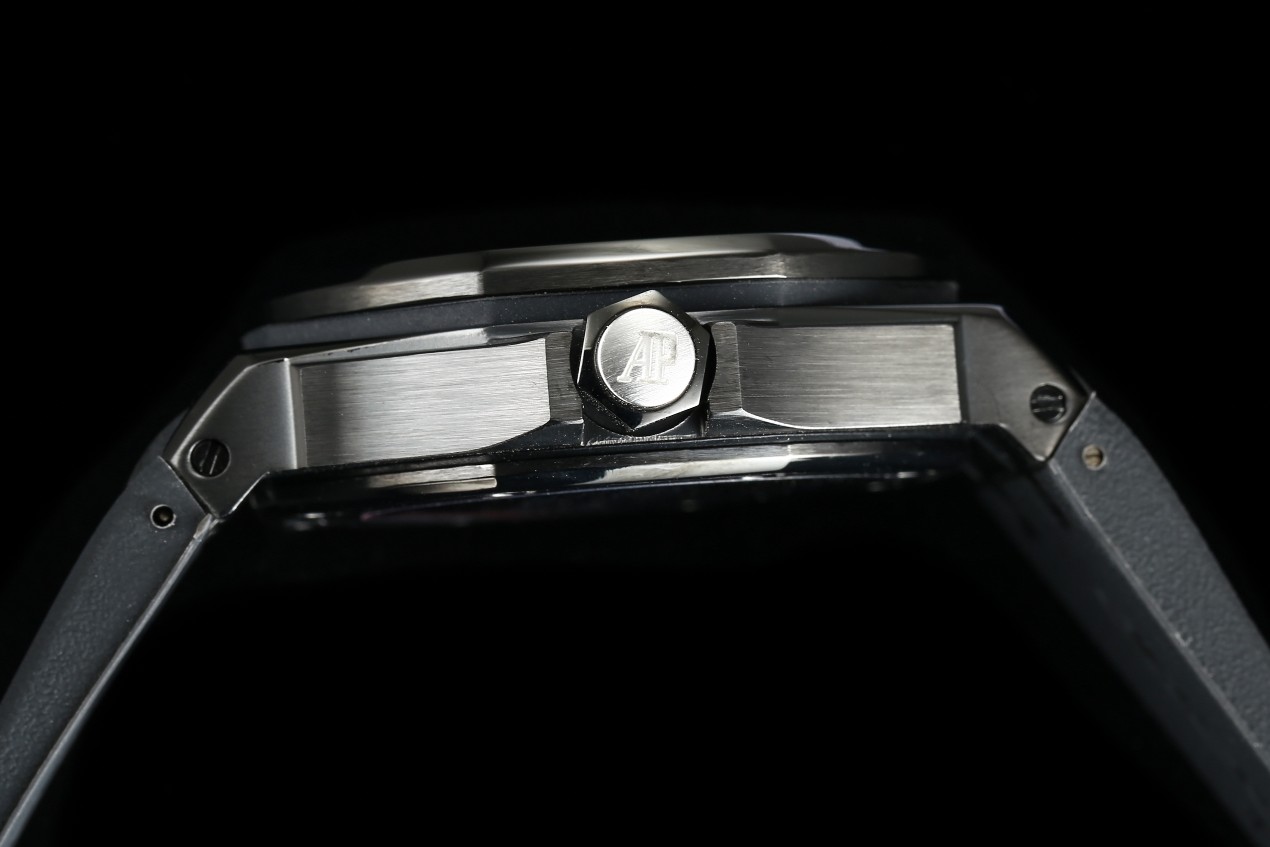 Audemars Piguet steel watch size 42MMX14.1MM!