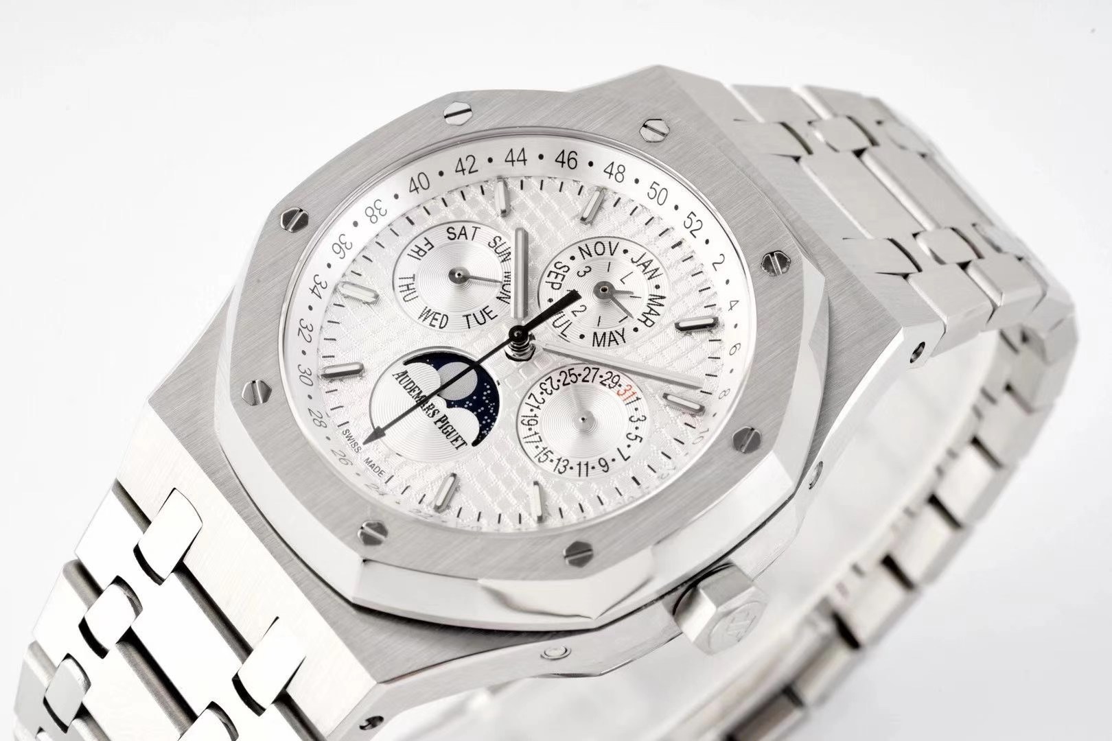 Audemars Piguet Royal Oak series multi-functional watches 26574 and 26606