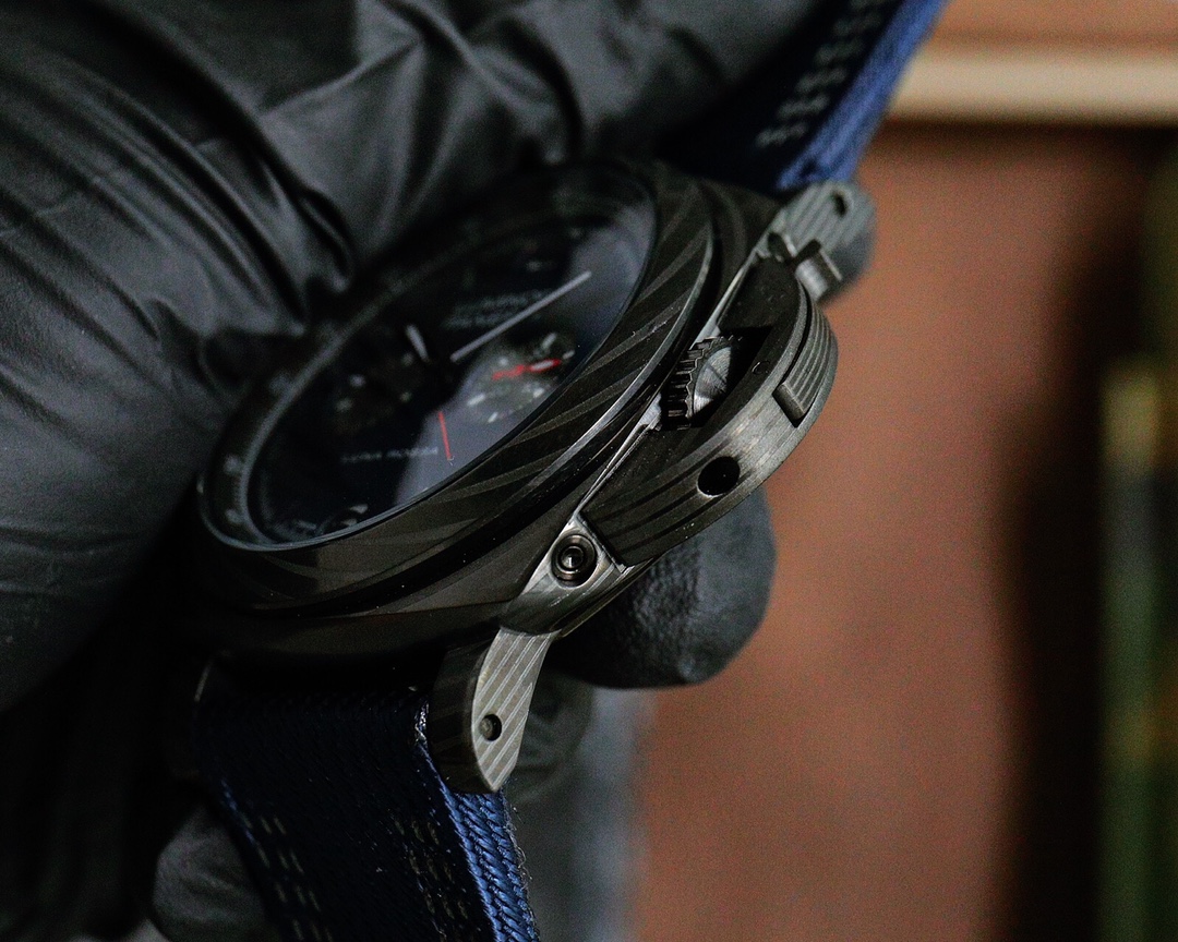 Panerai SUBMERSIBLE BMG-TECH™ ─ 47 mm submarine series metal glass watch