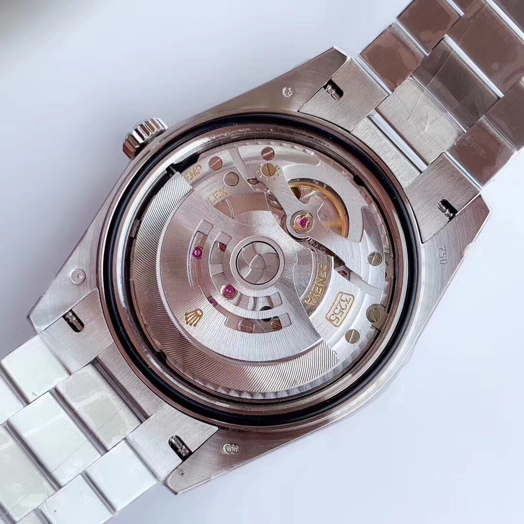 Rolex Datejust, 40mmx13mm in diameter, three beads with