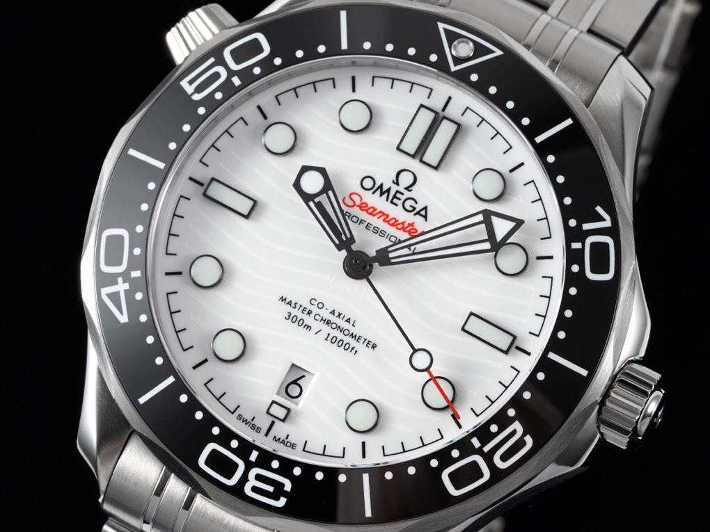 Omega SEAMASTER Seamaster Planet Ocean 300m 300m Coaxial Master Chronometer 42mm