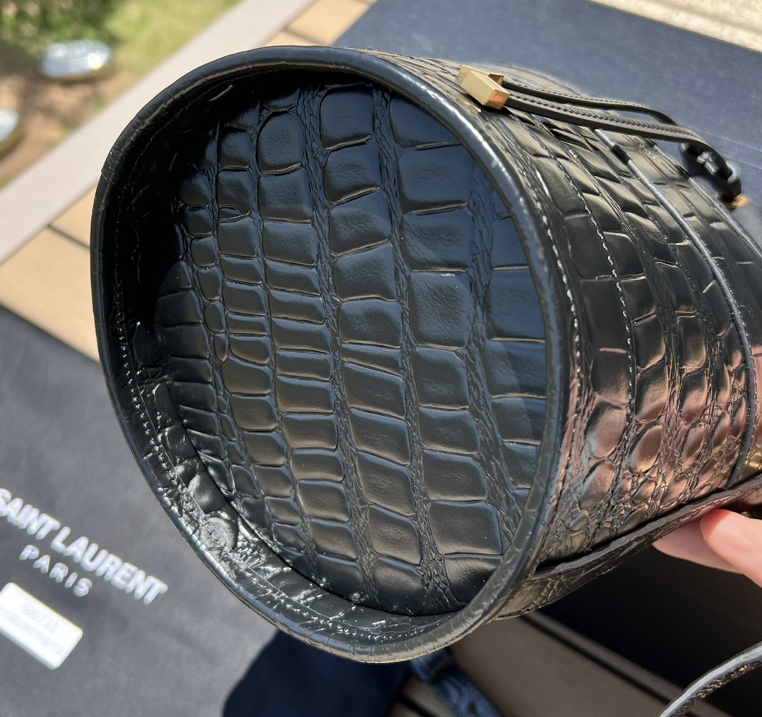 Saint Laurent: 170486