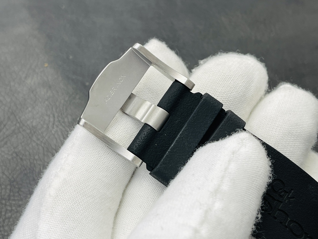 Audemars Piguet steel watch size 42MMX14.1MM!