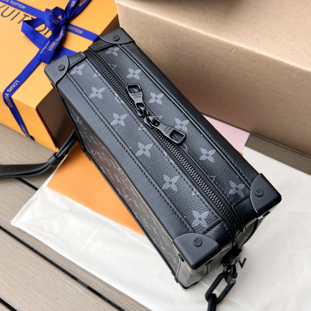 LV164483 men's and women's bag