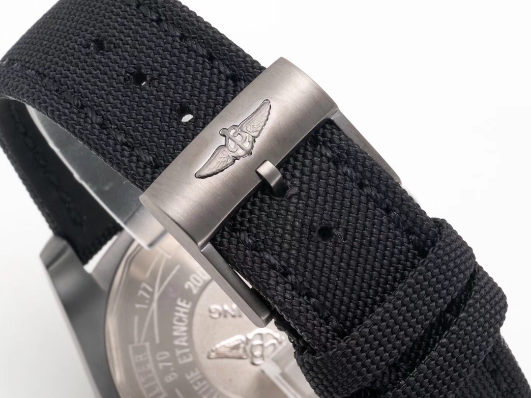 Breitling Avenger Blackbird V2 upgraded version with