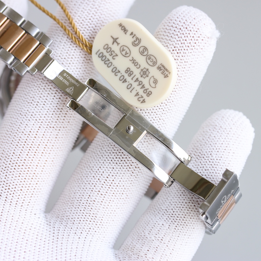 The Omega Seamaster series has a diameter of 34mm