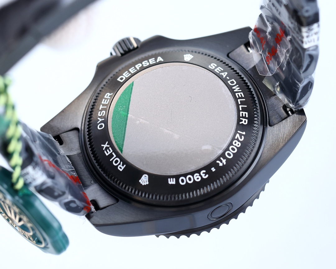 The Supreme Ghost King dares to try and create a new trend - 44mm diameter! !