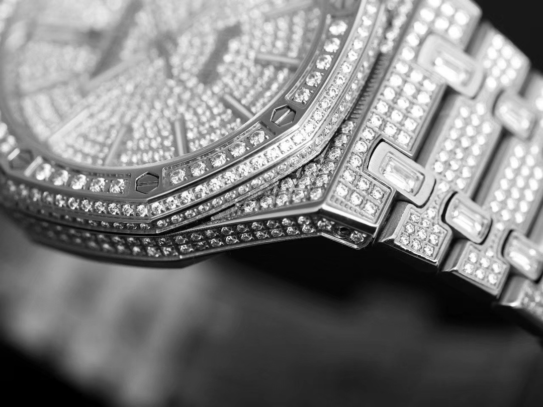 Royal Oak series 15452 couple's new model filled with star diamonds