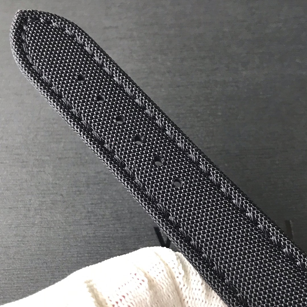 Breitling Avenger Blackbird🐧set with black diamonds original titanium case