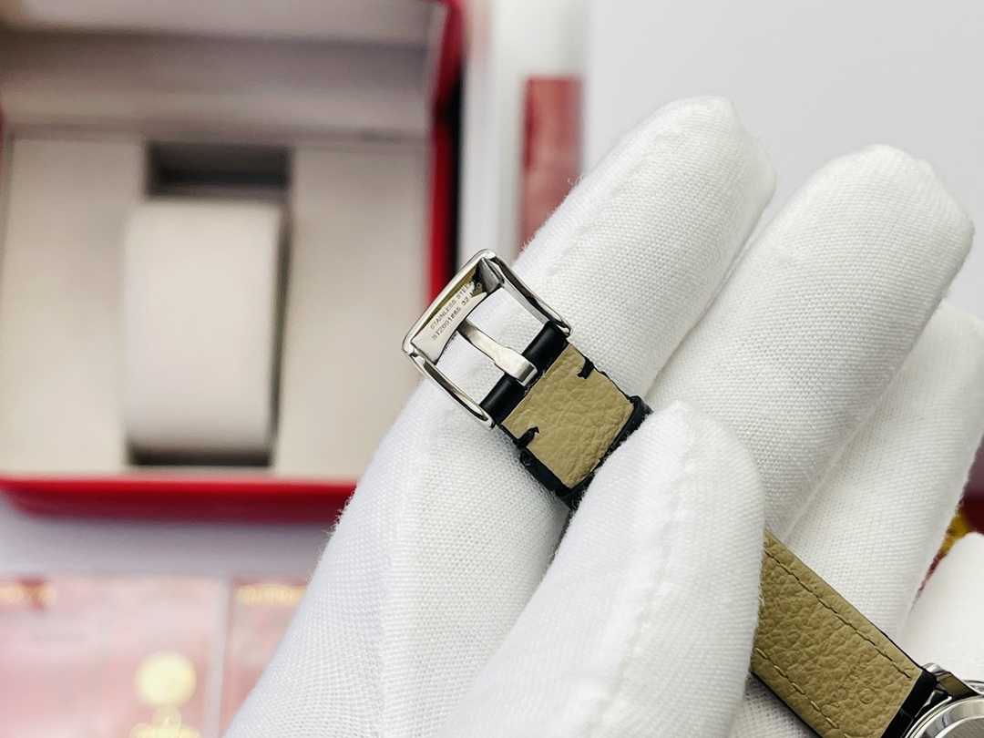 Omega Omega Diefei ladies watch! Challenging perfection, the dial size is 27.4mm