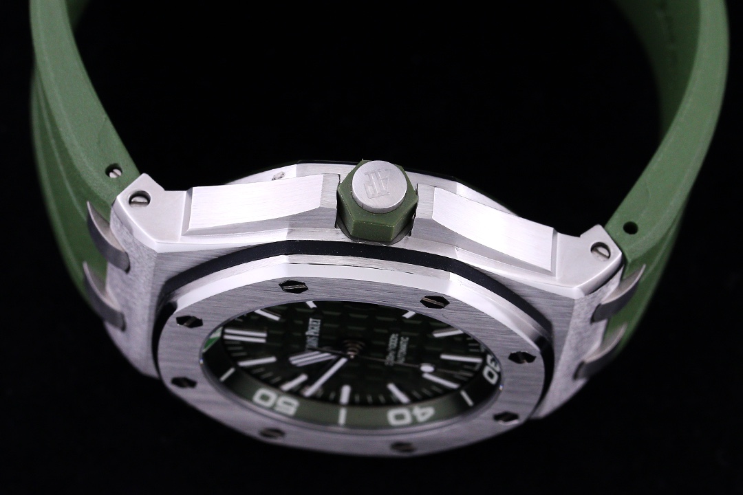 Audemars Piguet steel watch size 42MMX14.1MM!