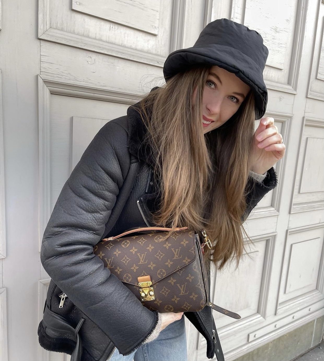 LV 163854 bag