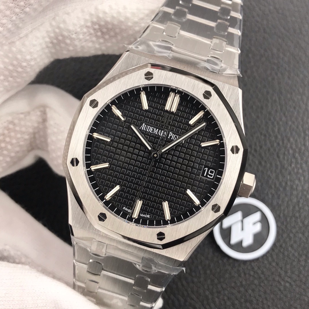Audemars Piguet Royal Oak 15500V2 version