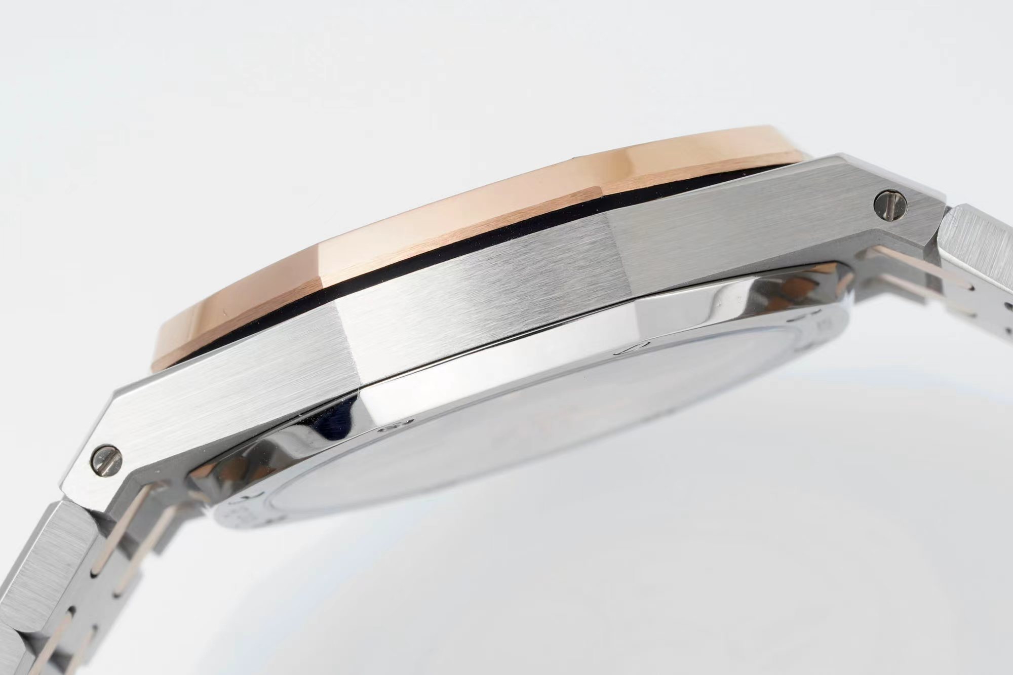 Audemars Piguet's 34mm diameter Royal Oak series self-winding watch