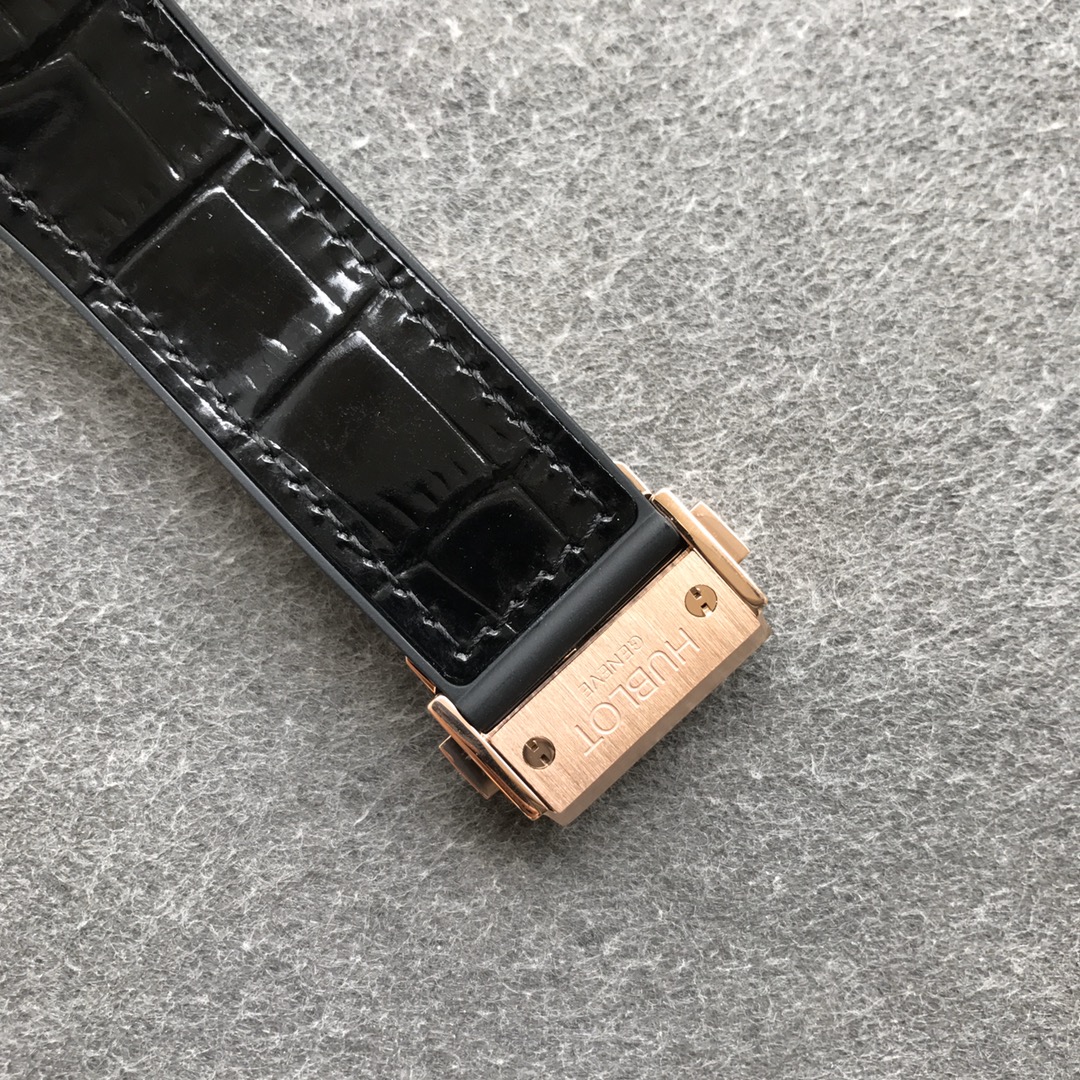 Hublot series tourbillon uniquely creates the thinnest tourbillon watch in the classic fusion series