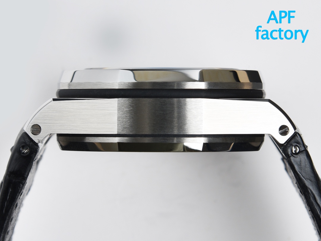 Audemars Piguet Royal Oak Offshore 26238 series 42mm watch