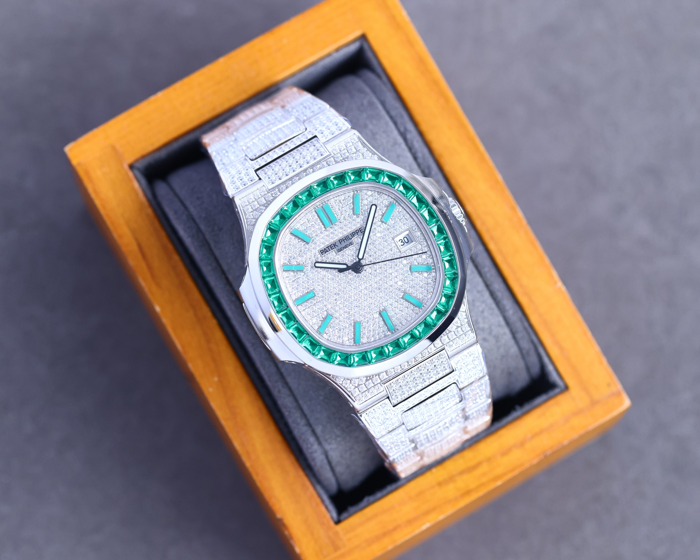 Patek Philippe's king of steel watches, the Nautilus 5711A watch