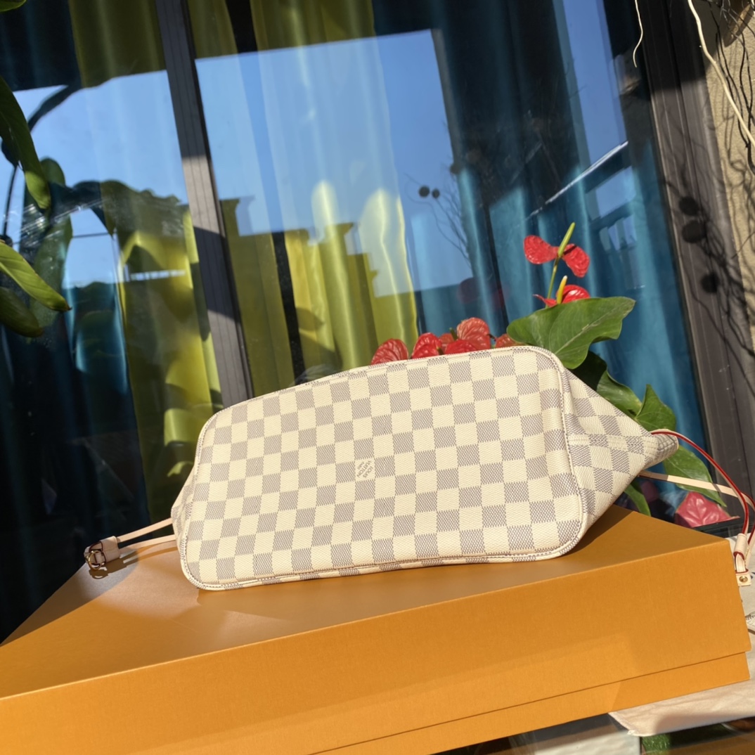 LV 164030 bag style