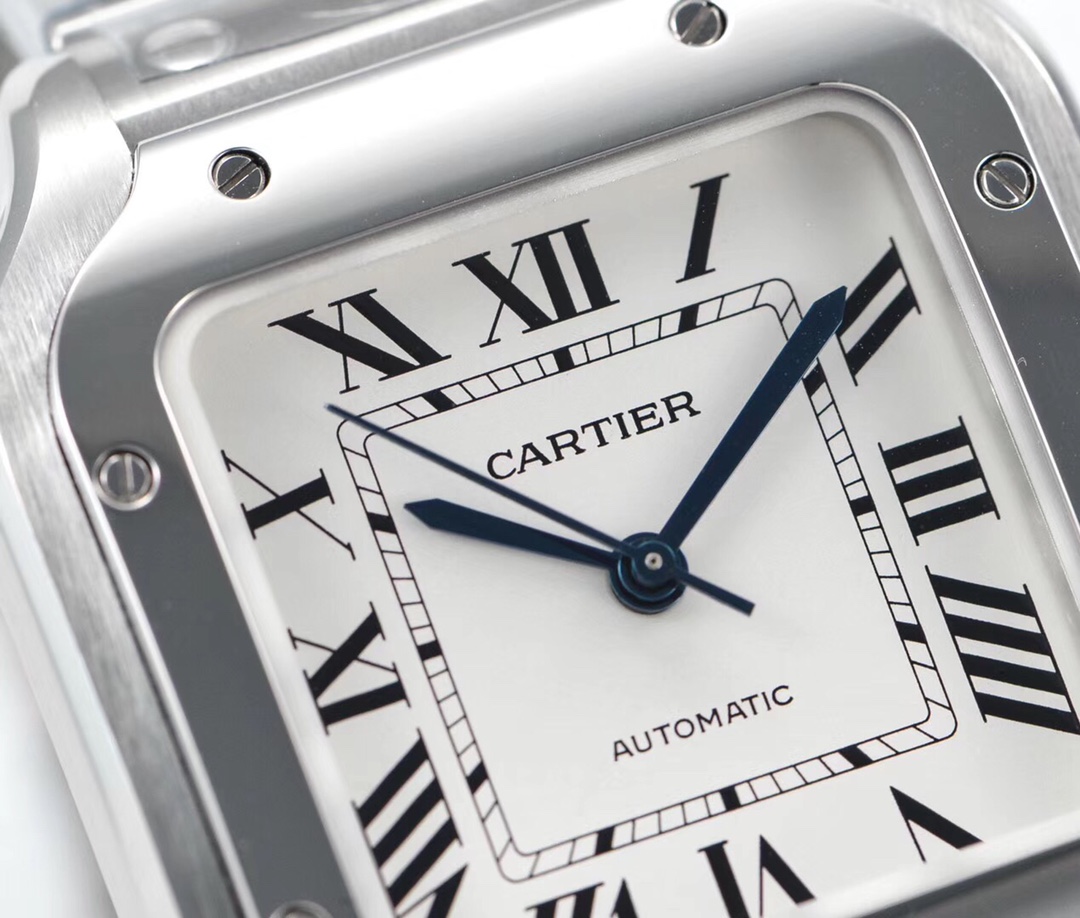 Cartier's new Santos case: 316 material dial