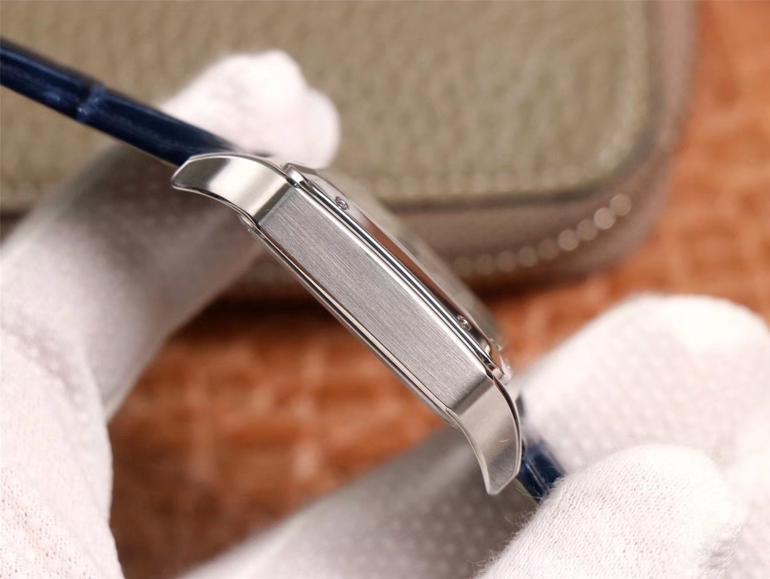 Cartier Santos' latest SANTOS-DUMONT couple series watch