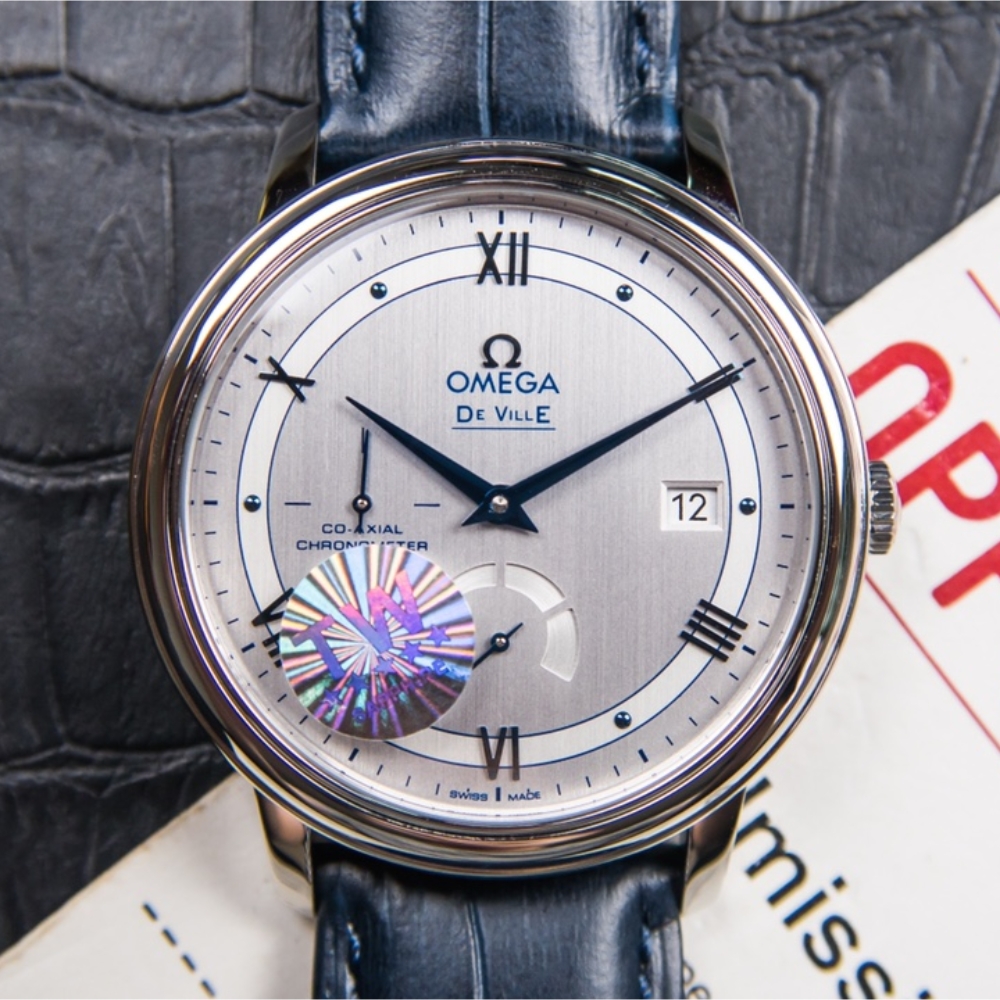Omega Kinetic Die Fei is equipped with 2824