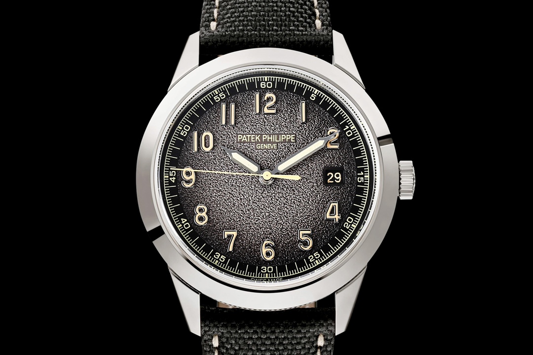 Patek Philippe Classic Watch Series Ref.5226G-001 Size: 40mm