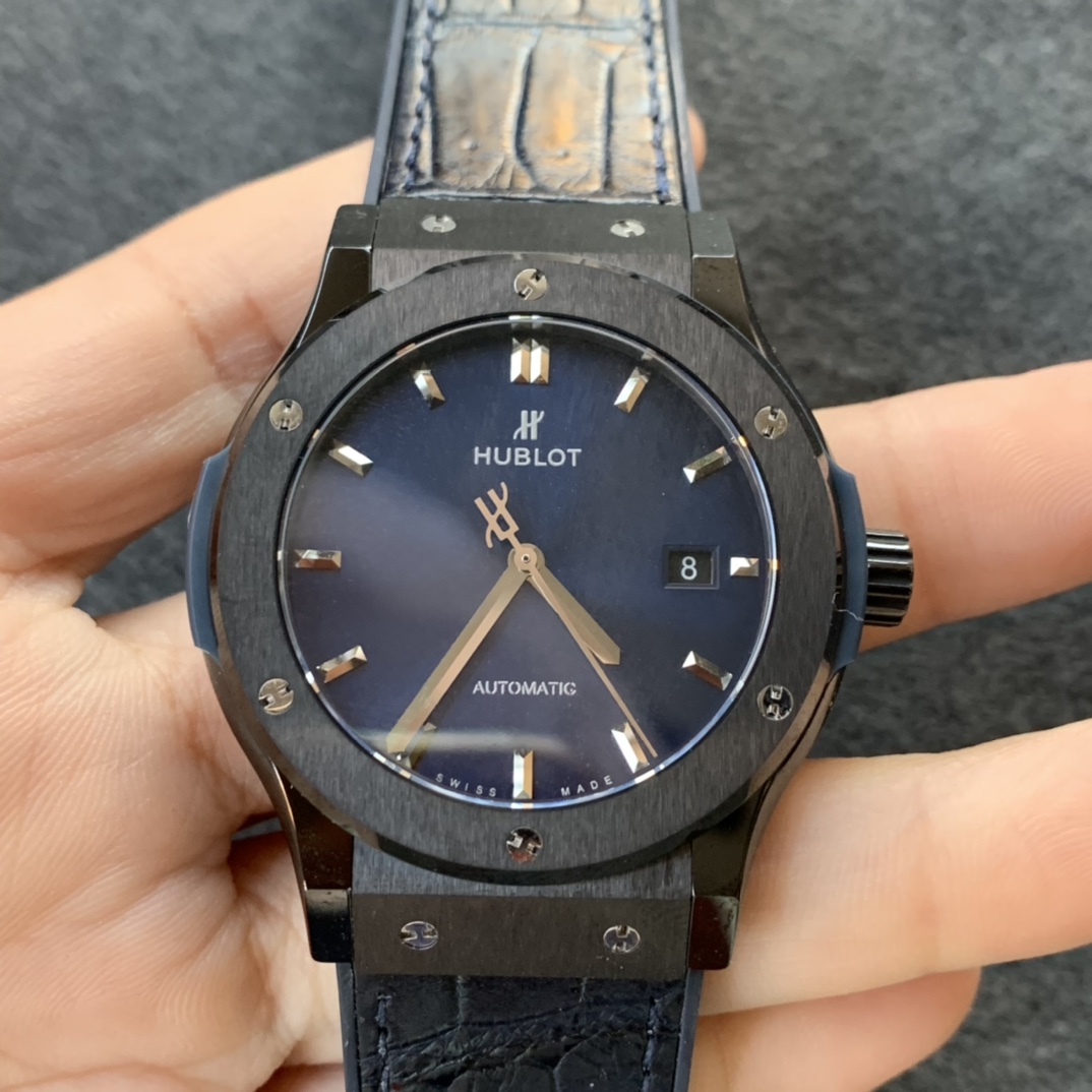 Hublot [ceramic case] 542.CM.1171.RX
