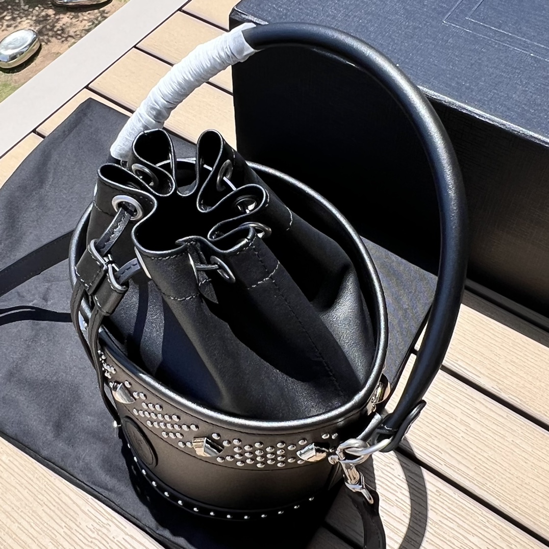 Saint Laurent: 170486